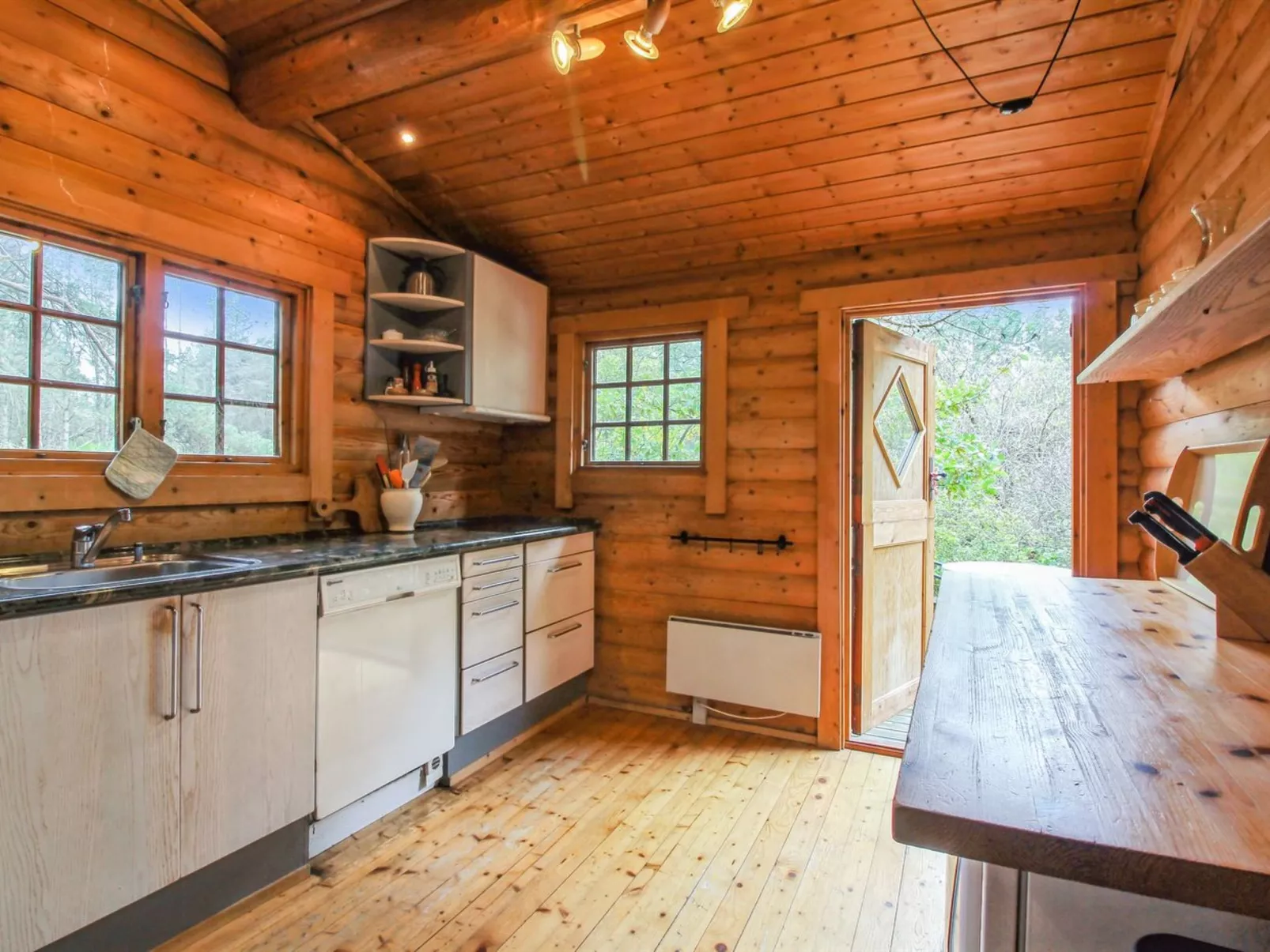 "Peadda" - 900m from the sea-Drinnen