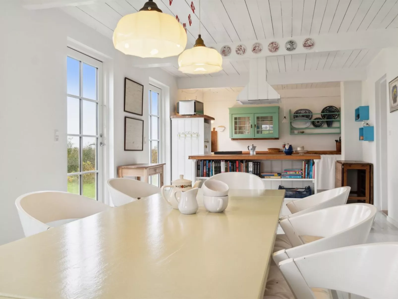 "Torbjörn" - 2.5km from the sea-Inside