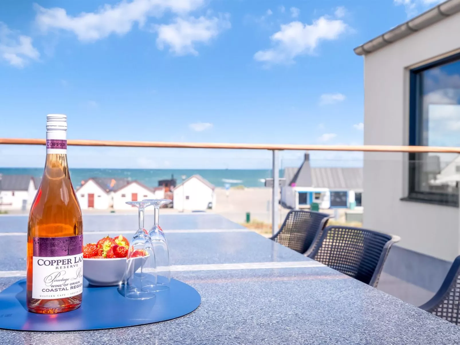 "Unge" - 75m from the sea-Draußen