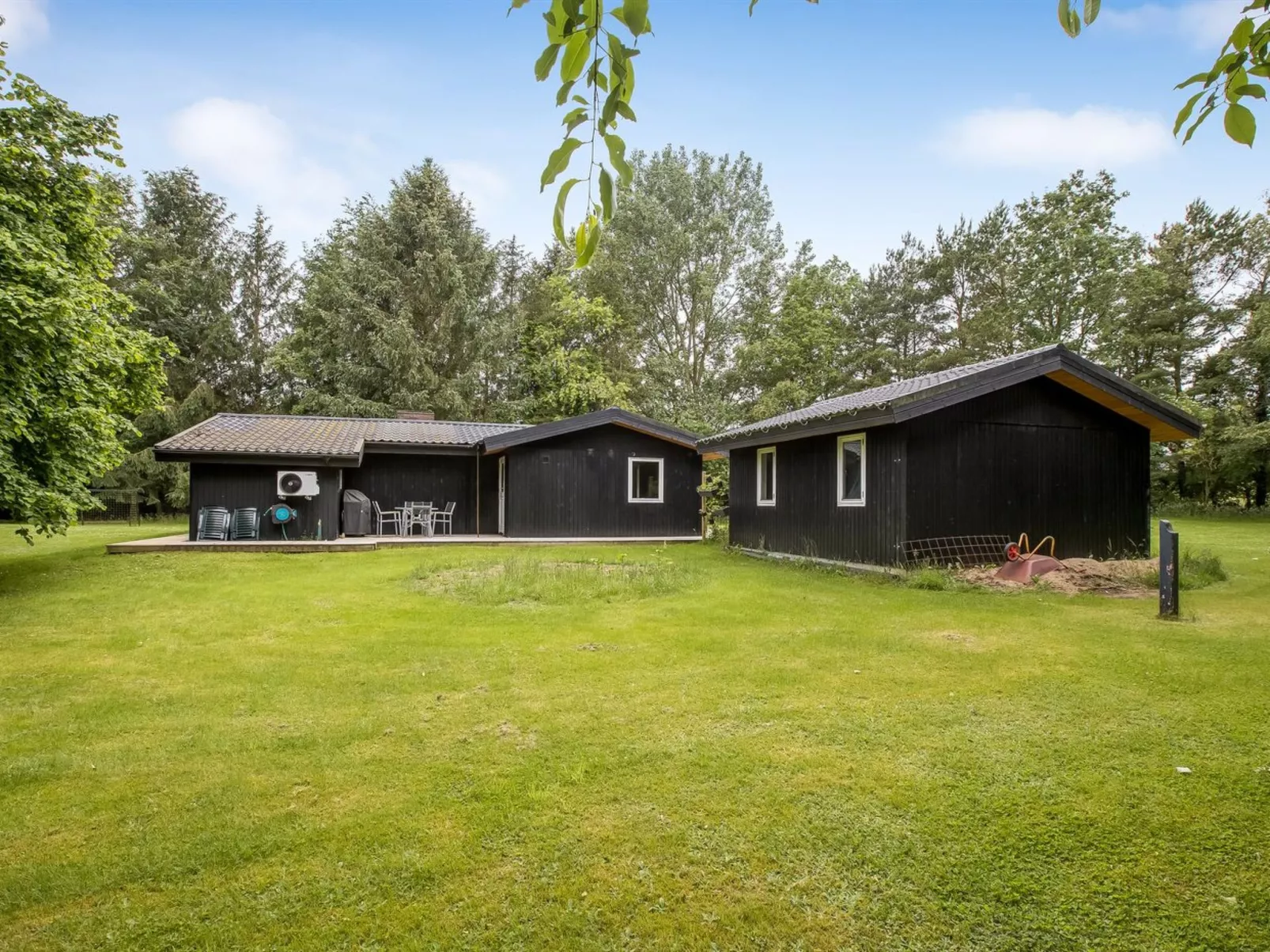 "Gudrid" - 250m to the fjord-Outside