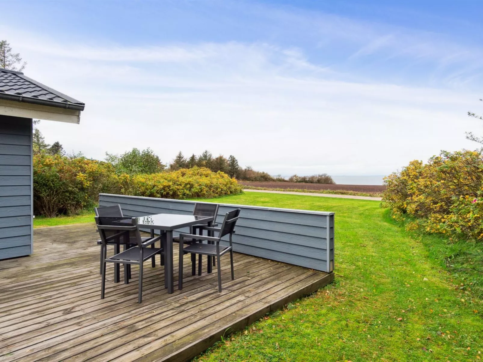 "Luchia" - 200m to the fjord-Draußen