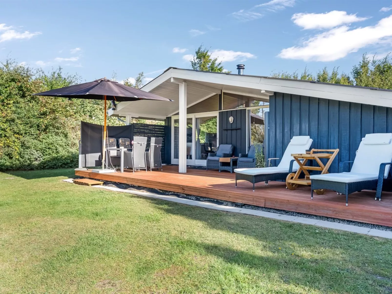 "Zoya" - 470m from the sea