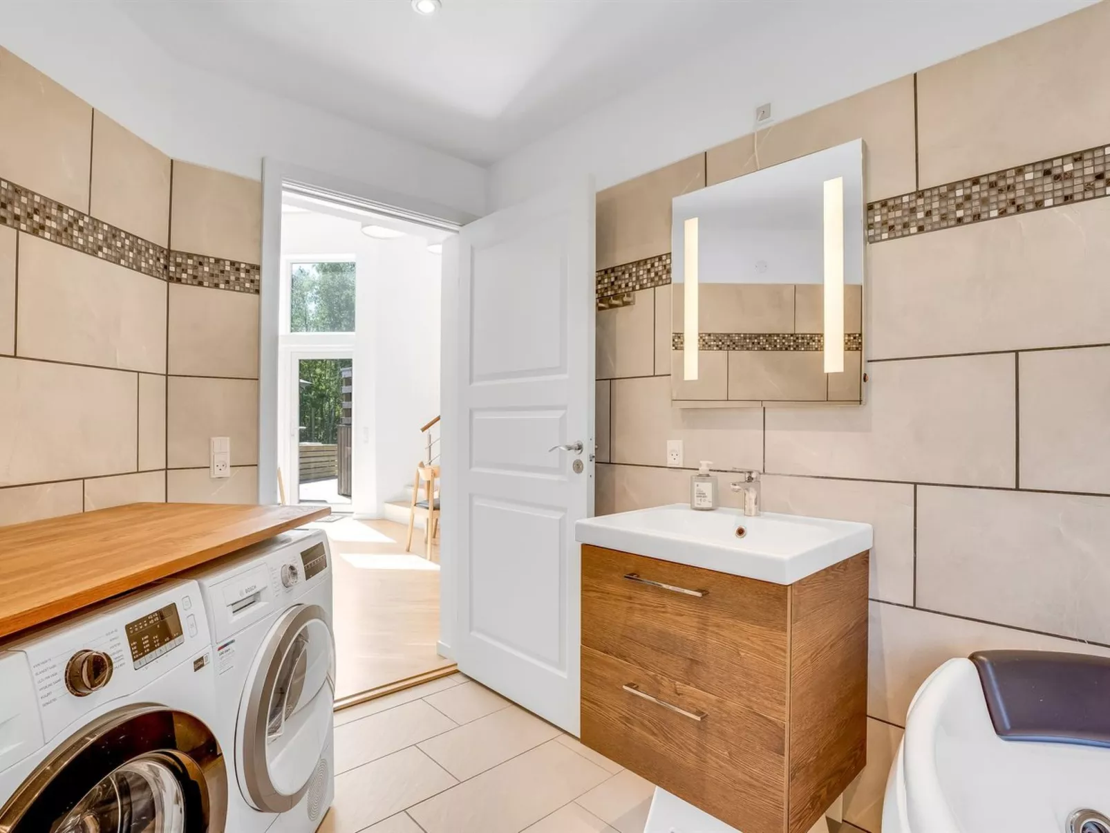 "Bjarka" - 700m from the sea-Dedans