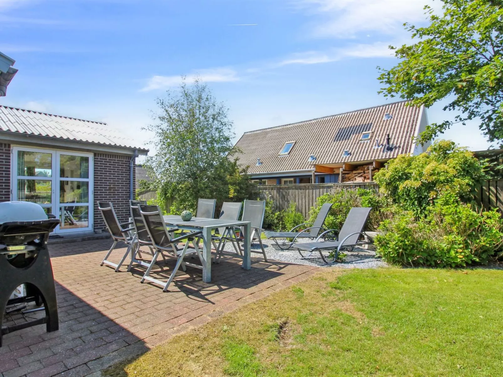 "Erle" - 1.5km from the sea-Outside