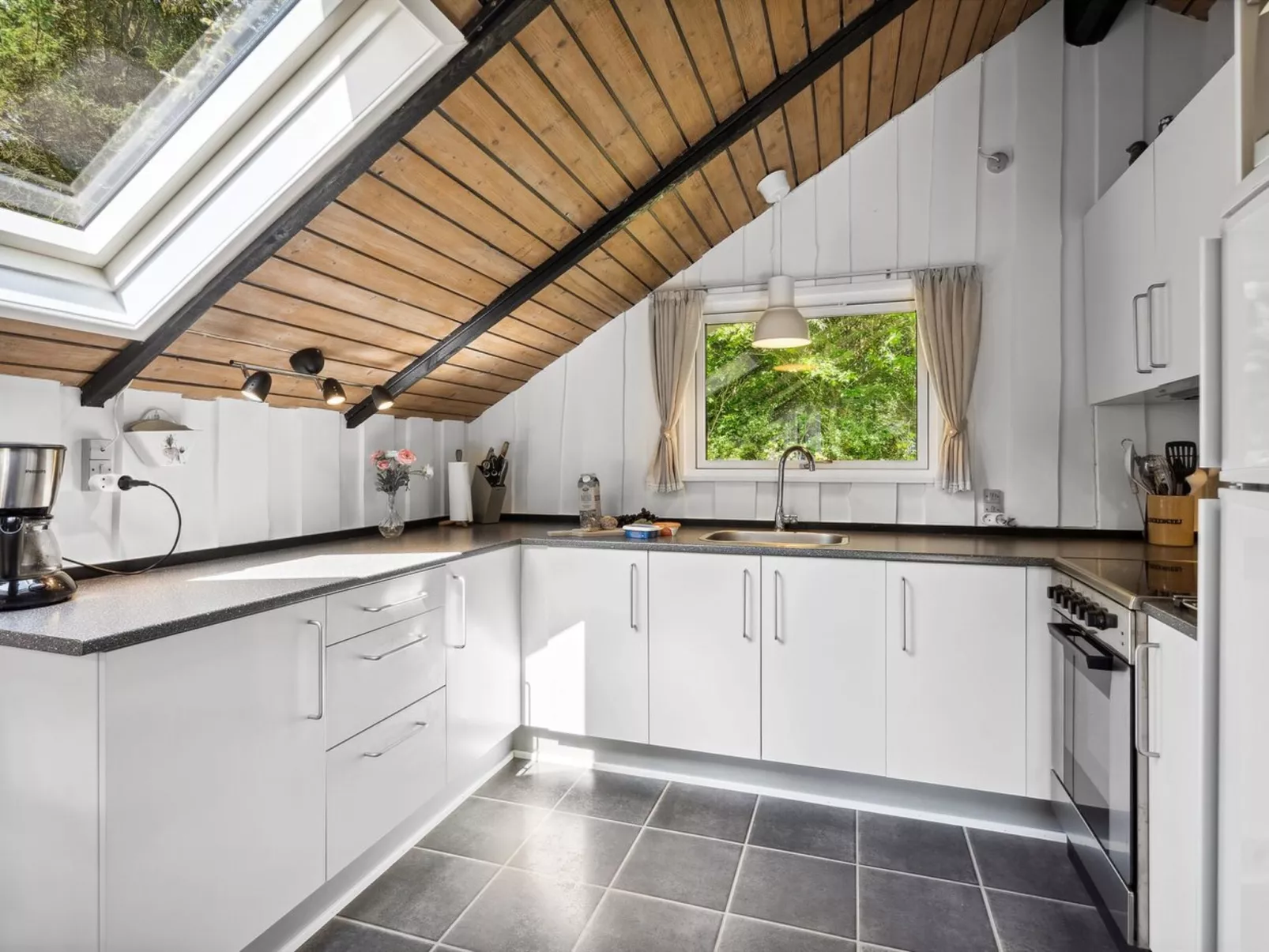 "Anselma" - 30km from the sea-Drinnen