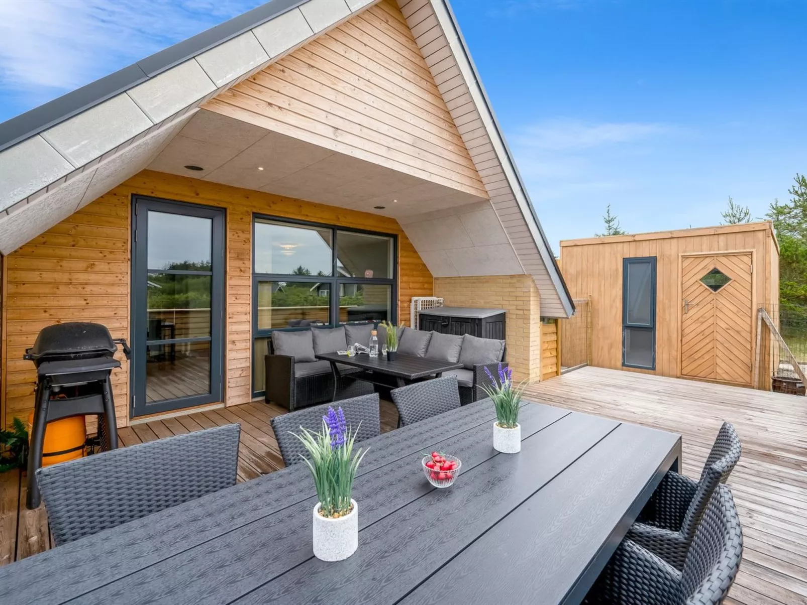 "Thorid" - 800m from the sea-Outside