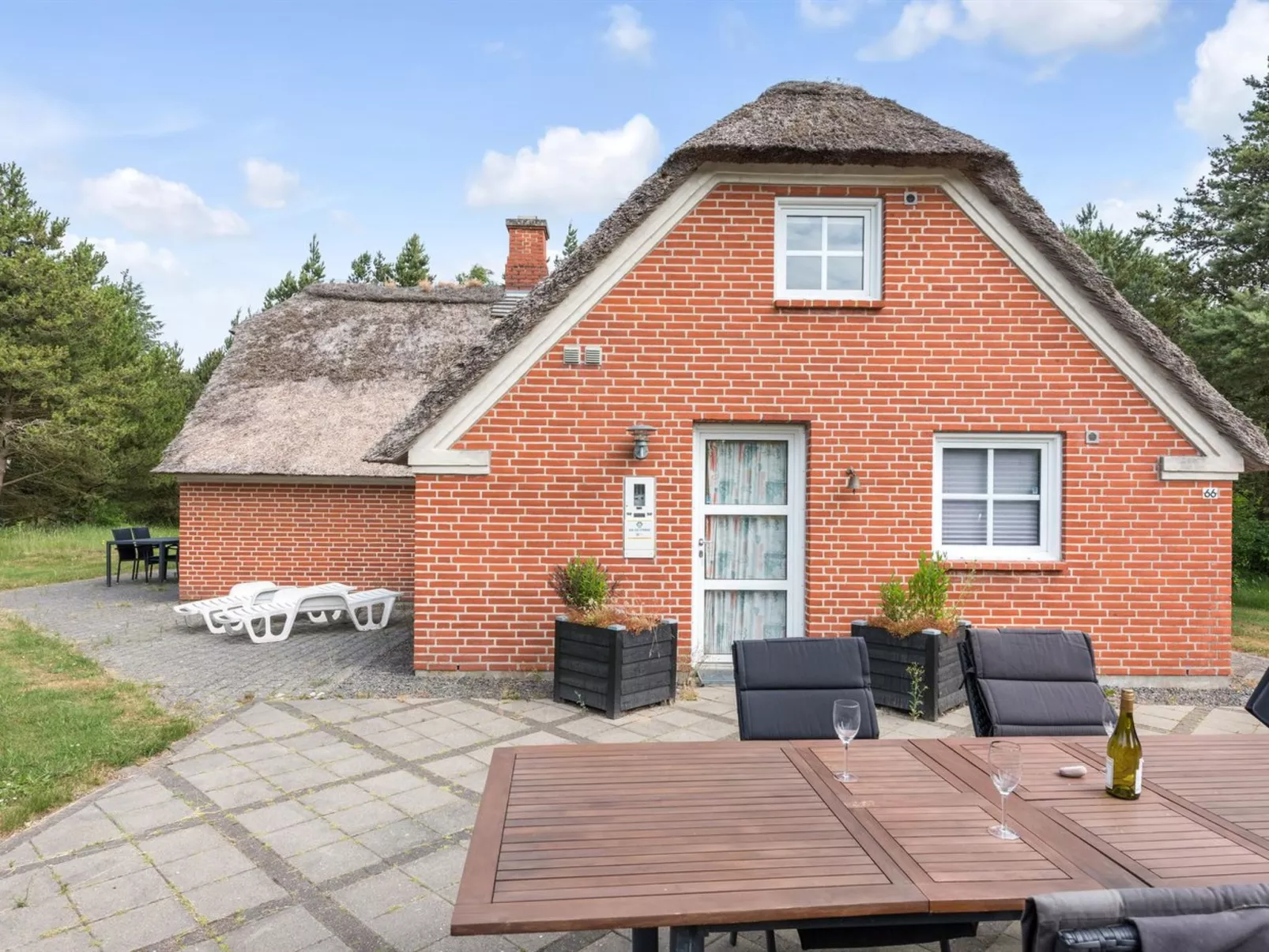 "Hunno" - 3km from the sea-Outside