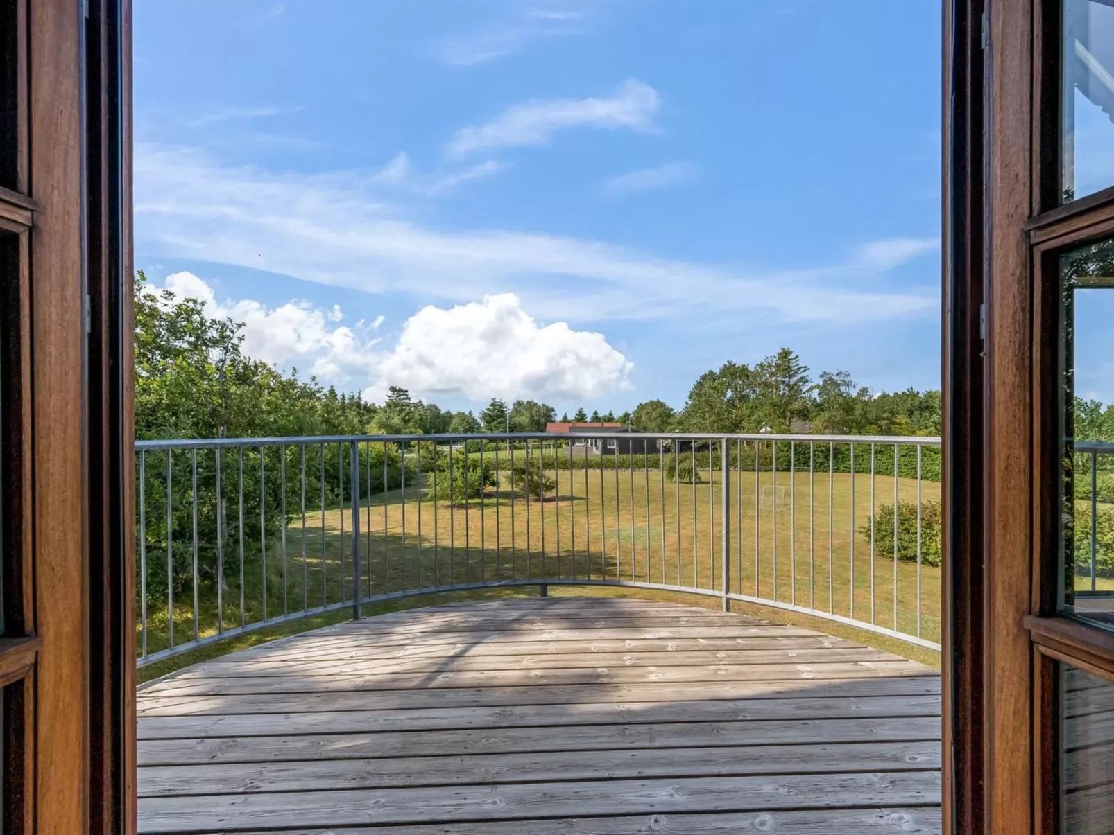 "Hendrina" - 250m to the fjord-Outside