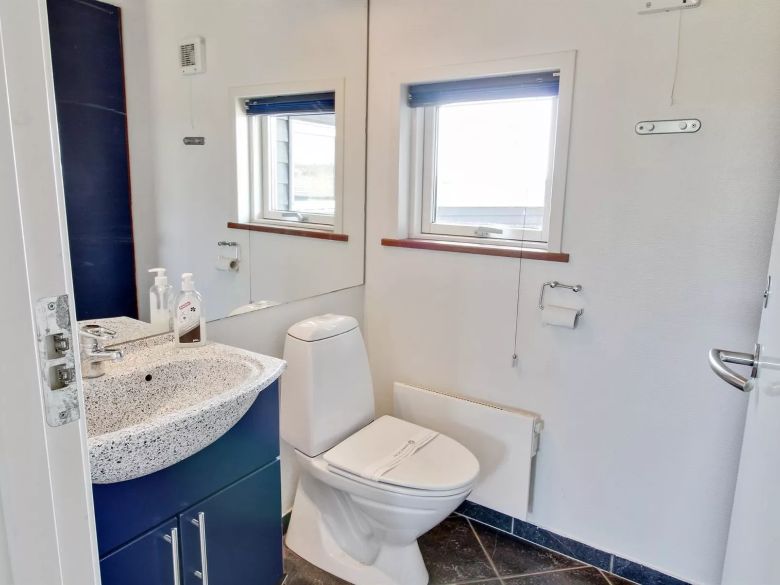 "Thrugils" - 800m from the sea-Inside