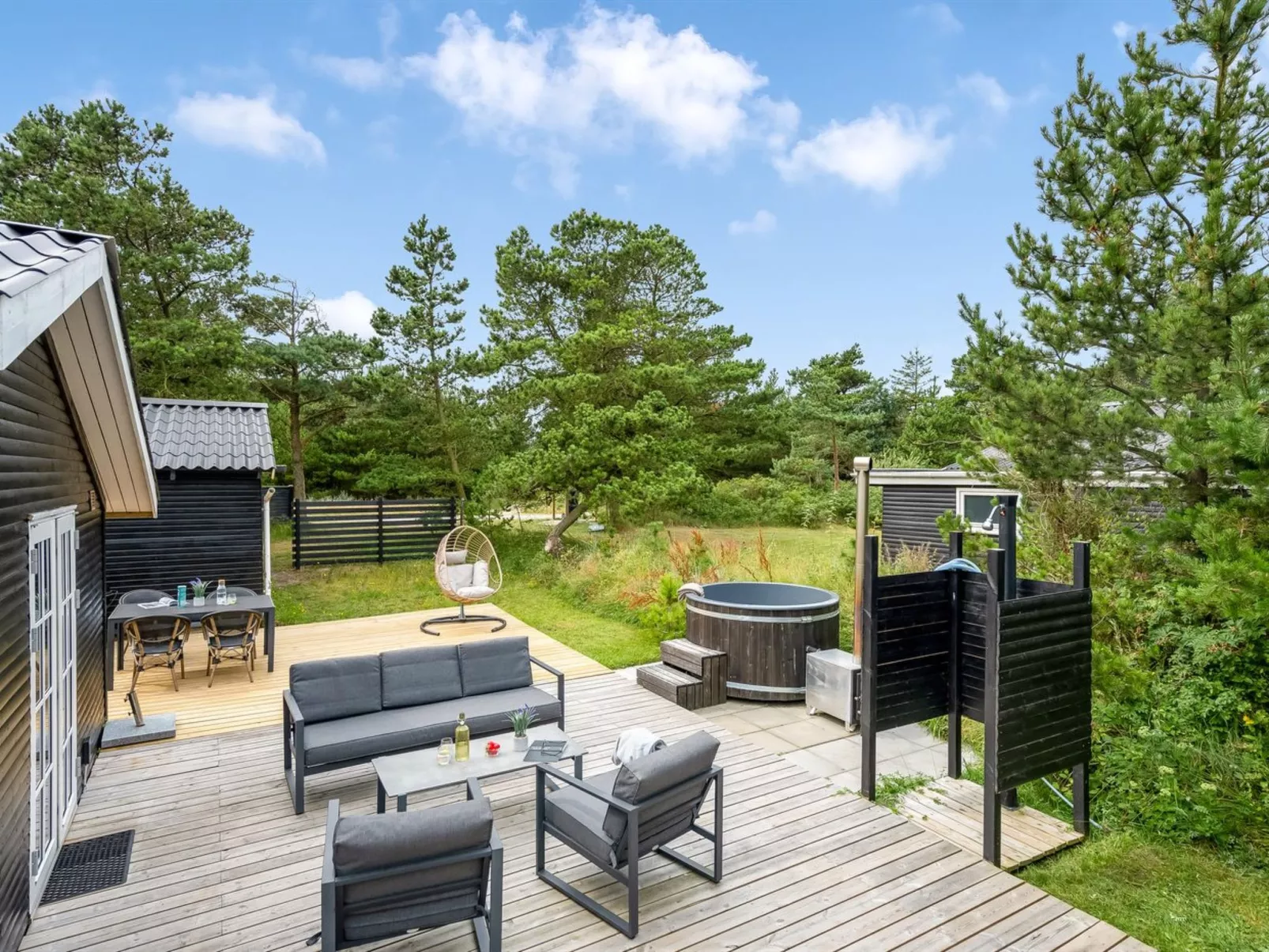 "Ljuba" - 700m from the sea-Outside