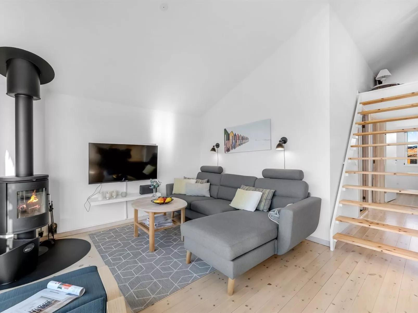 "Albertina" - 300m to the fjord-Inside