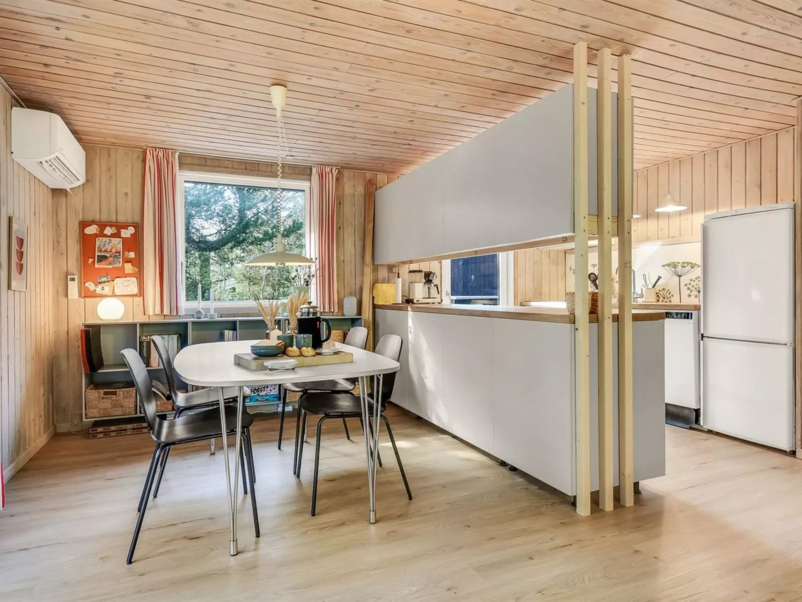 "Eriksine" - 1.9km from the sea-Inside