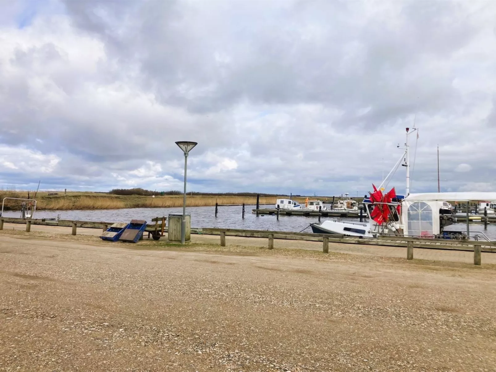 "Ludvika" - 300m to the fjord-Outside