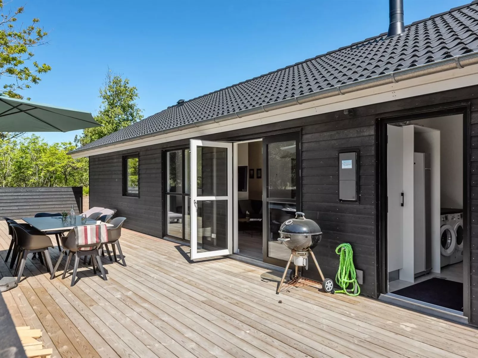 "Merve" - 800m to the fjord-Outside