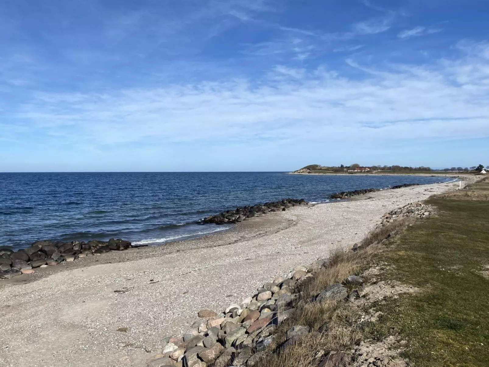 "Felis" - 75m from the sea