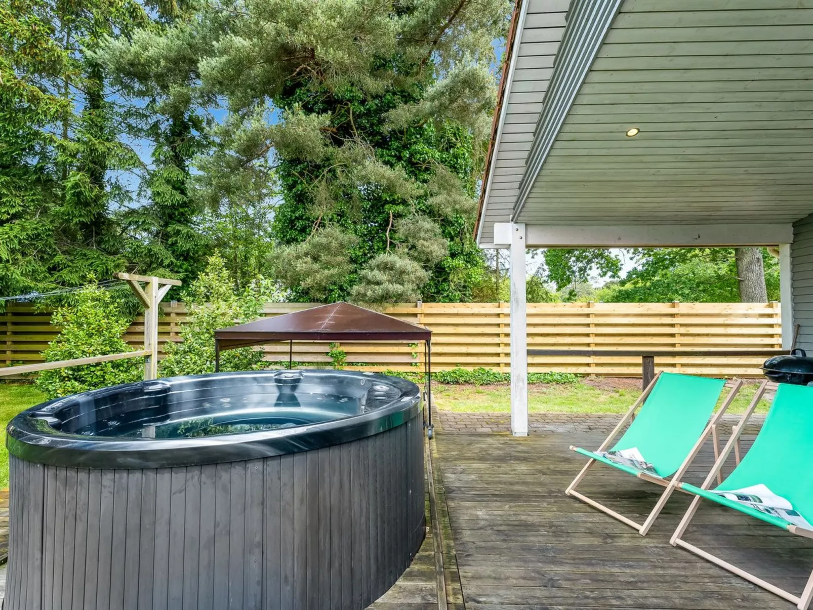 "Gravers" - 100m from the sea-Inside