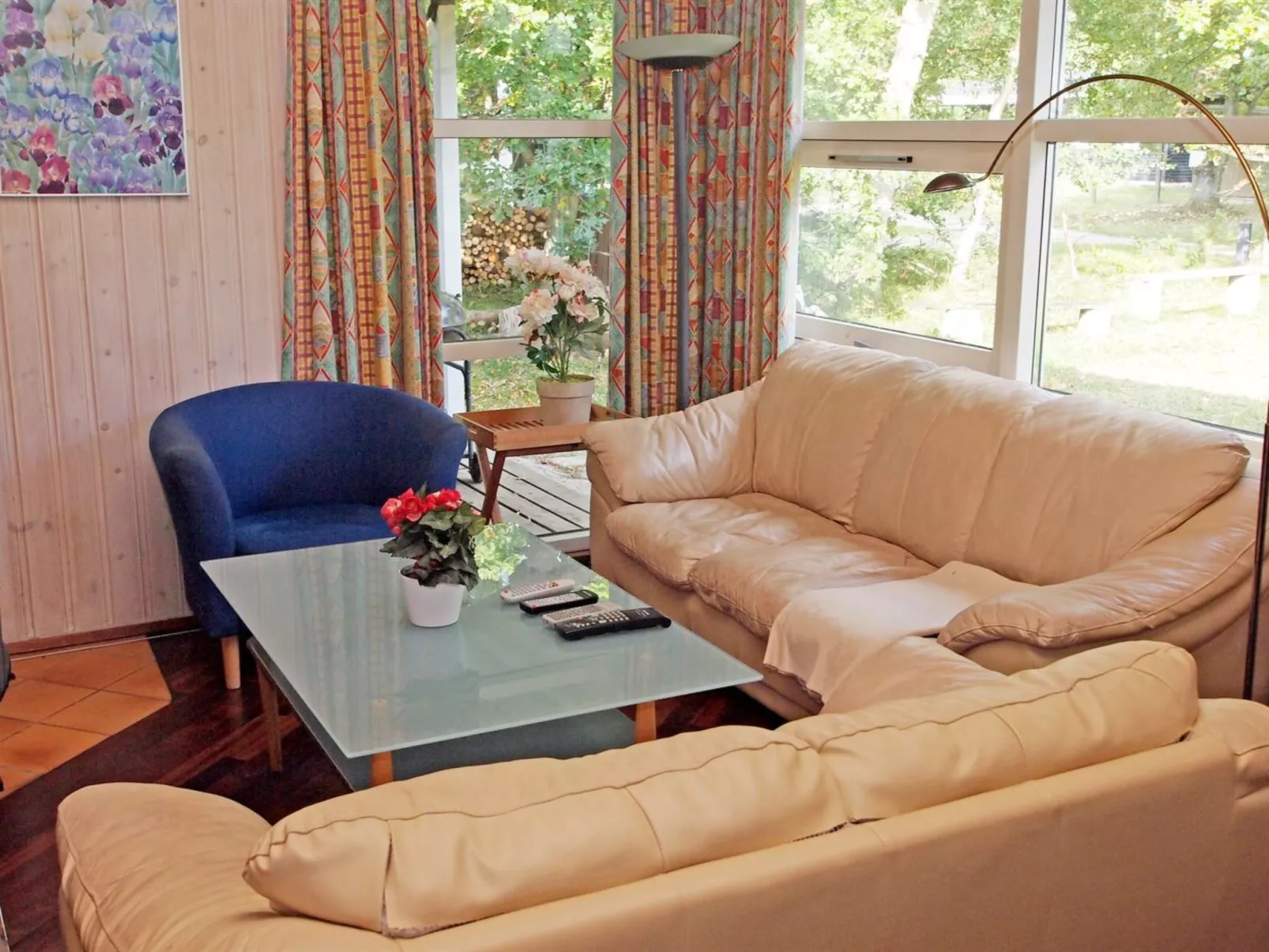 "Unto" - 100m from the sea-Drinnen