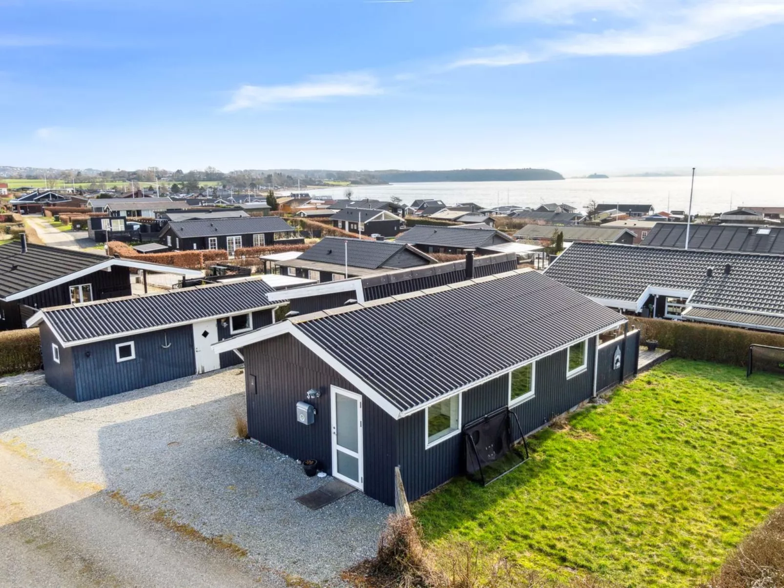 "Gyrid" - 150m from the sea-Outside