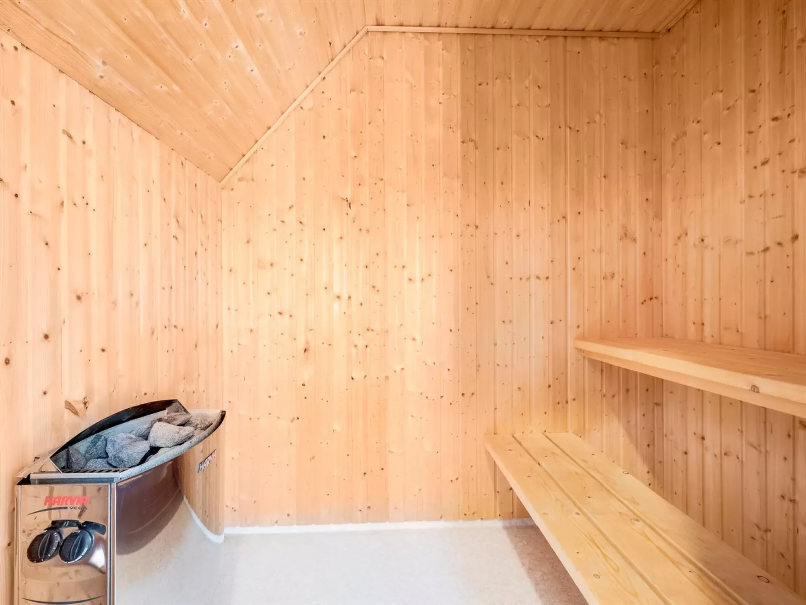 "Nafne" - 1.2km from the sea-Dedans