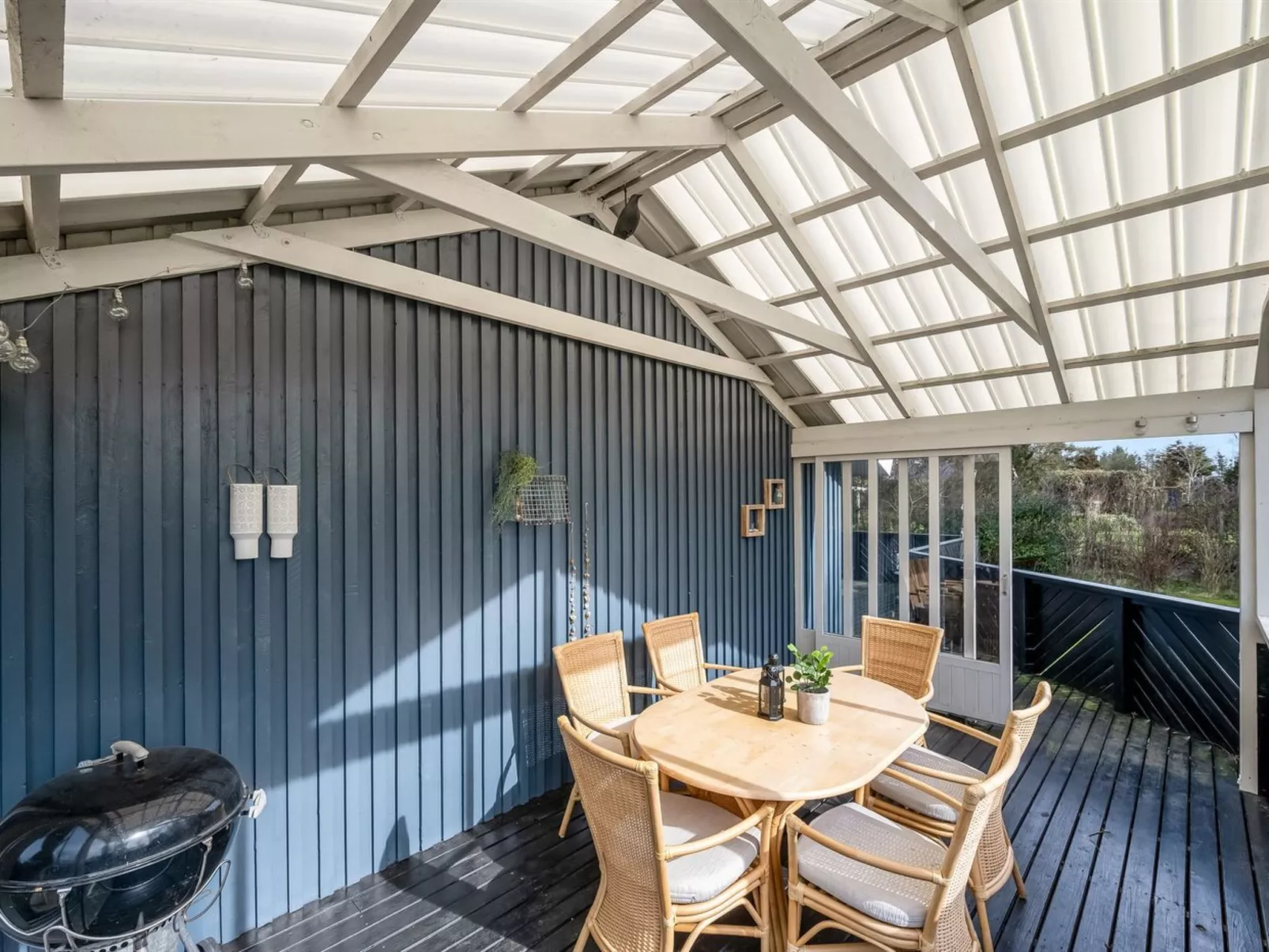 "Ingelis" - 150m to the fjord-Drinnen