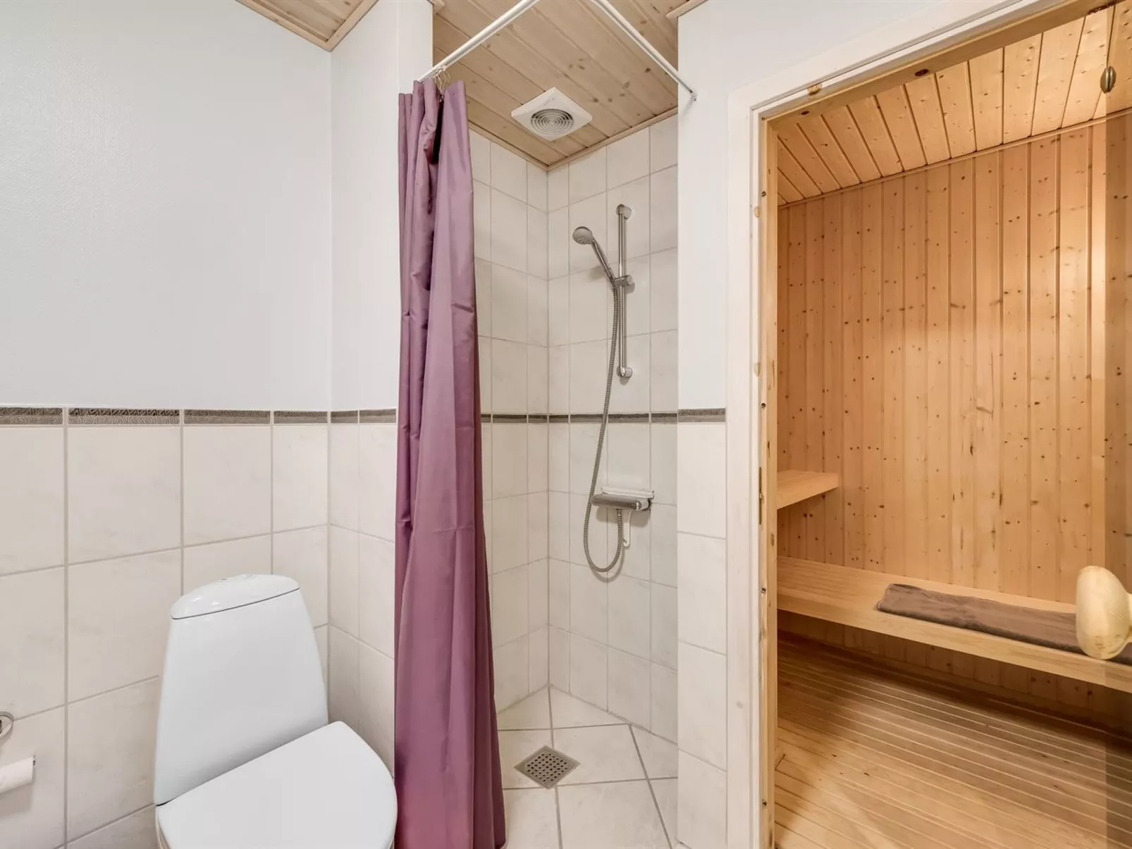 "Mart" - 1.6km from the sea-Dedans