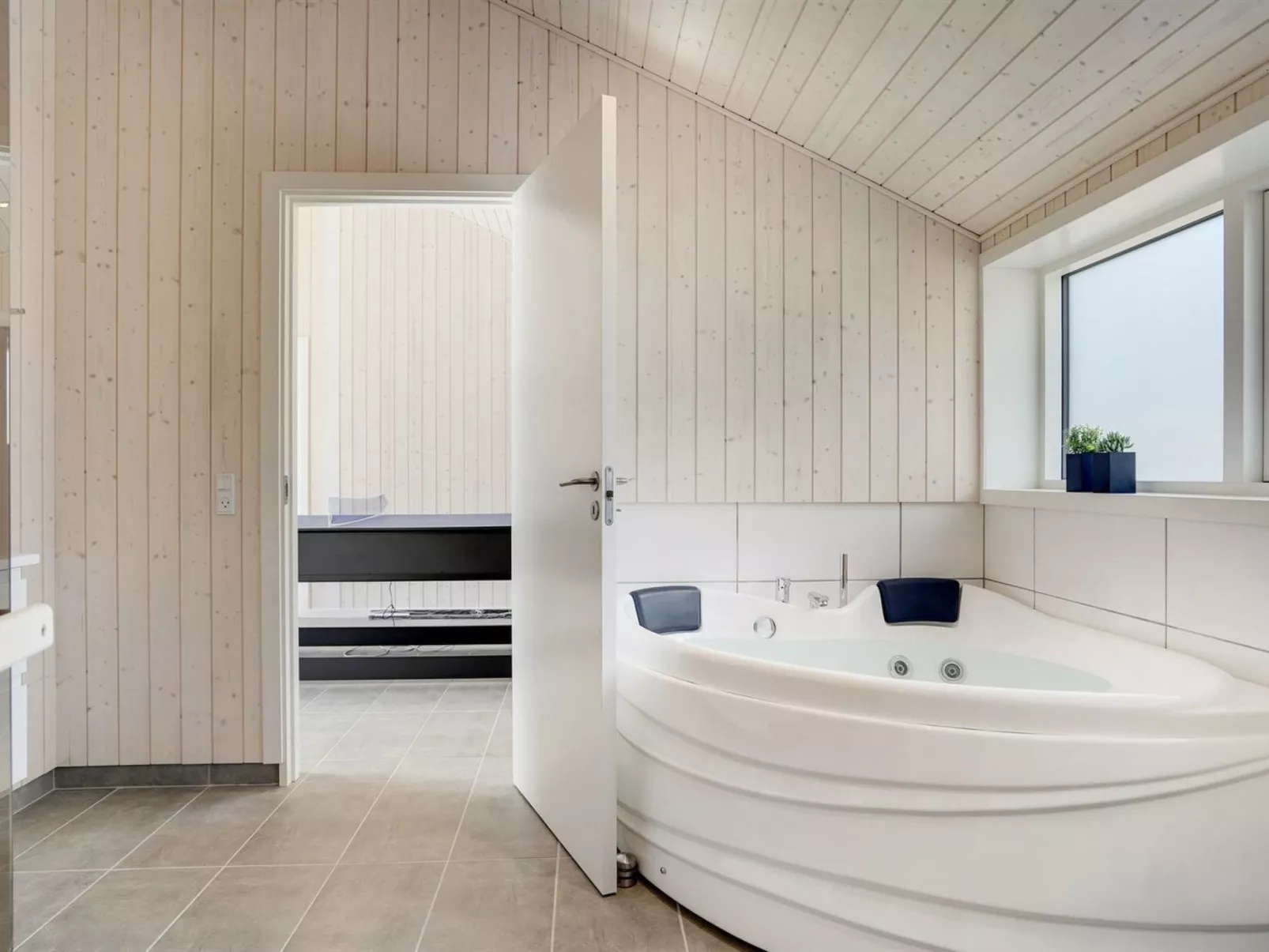 "Dior" - 1.4km from the sea-Dedans