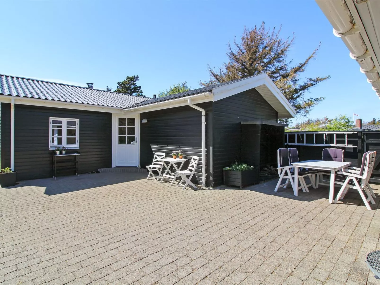 "Hillmari" - 200m from the sea-Outside