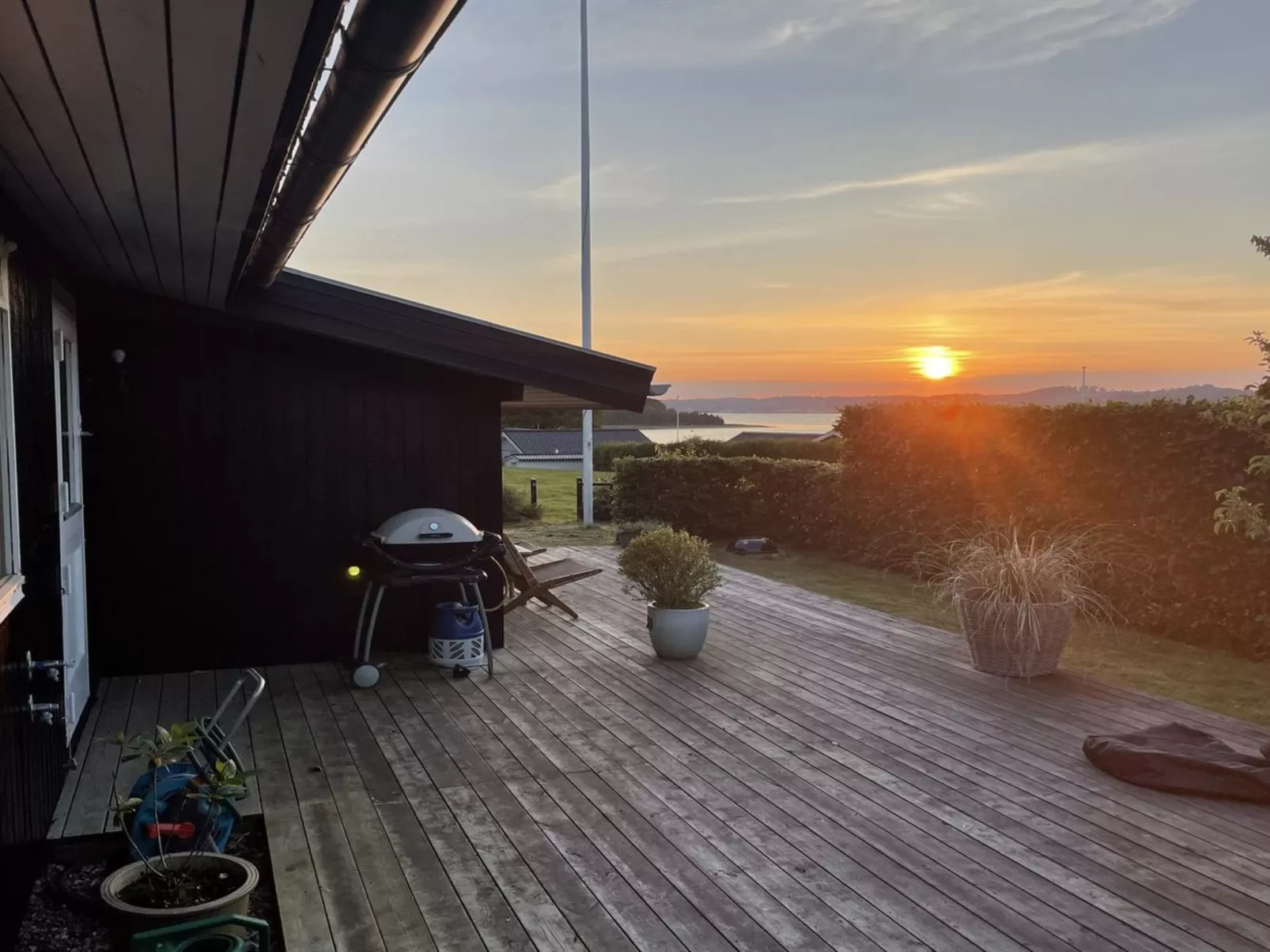 "Stiane" - 100m to the fjord-Outside