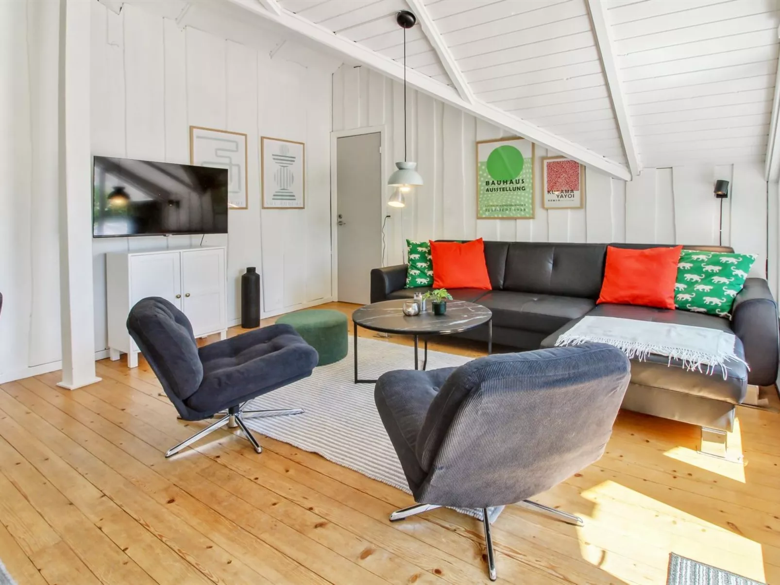 "Jaakob" - 30km from the sea-Inside