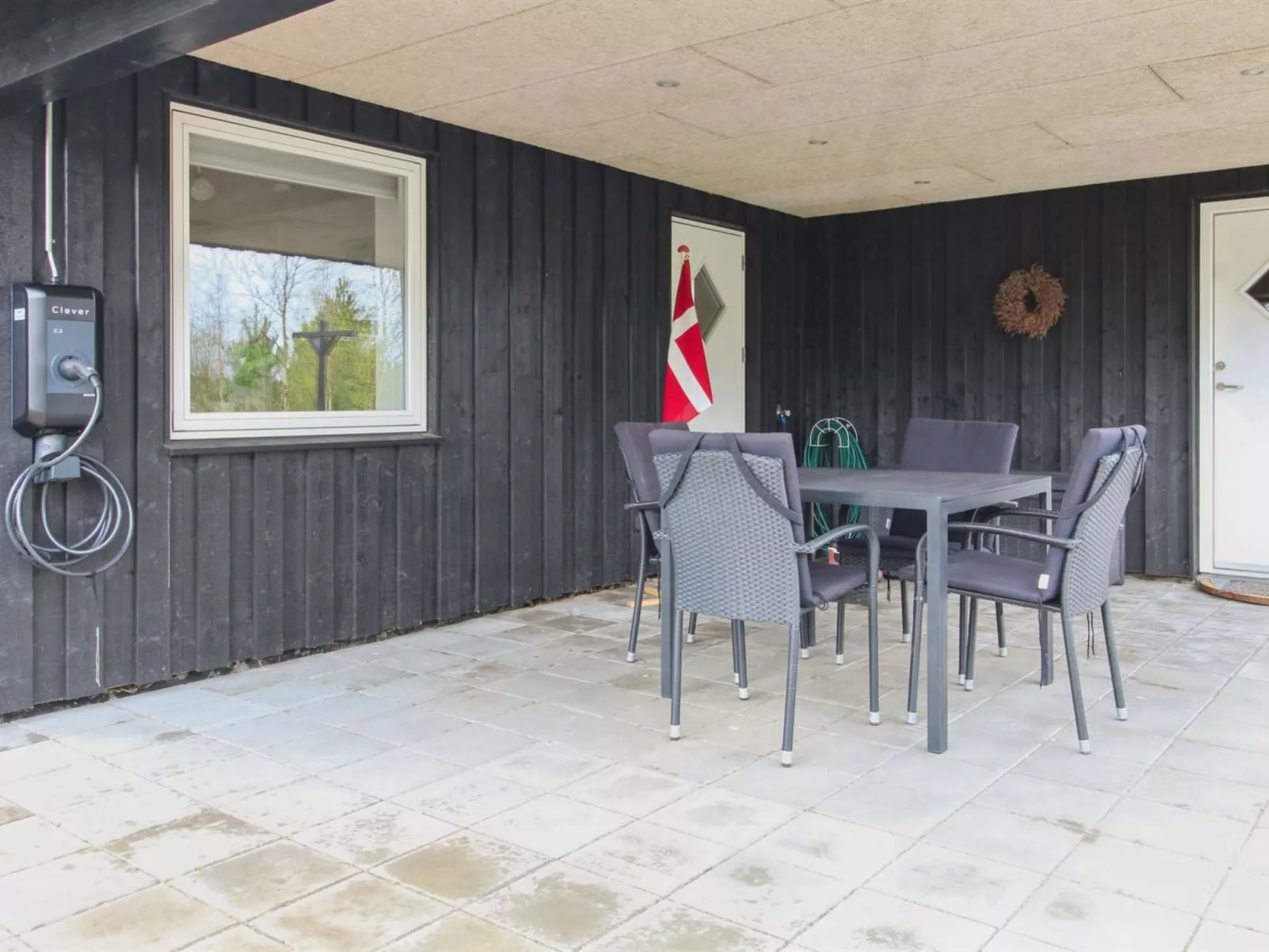 "Golubinka" - 2.5km from the sea-Outside