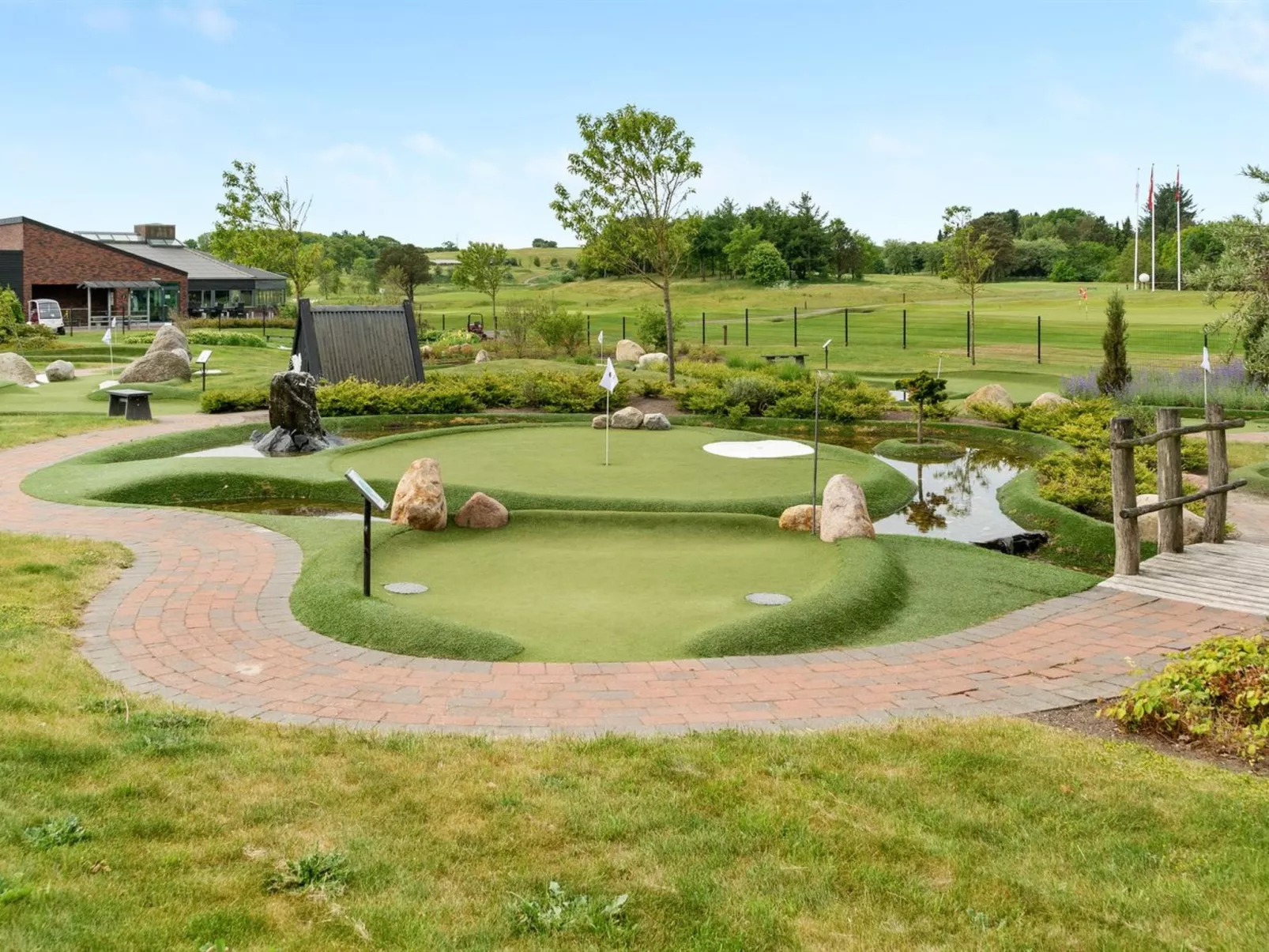 "Erly" - 18km to the fjord-Outside