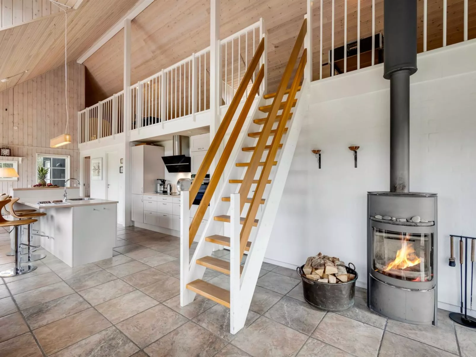 "Helmi" - 1.5km from the sea-Inside