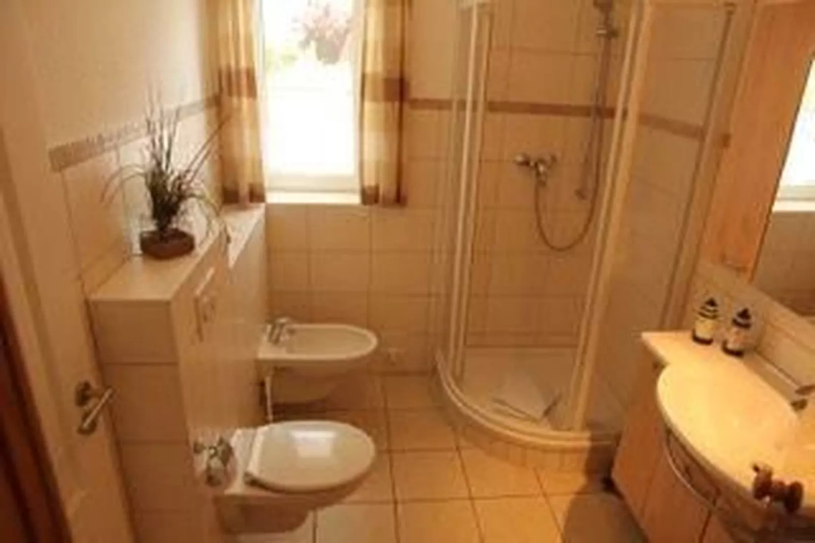 Kapitänshaus Gartendeck 64 qm Nr 452-Salle de bain