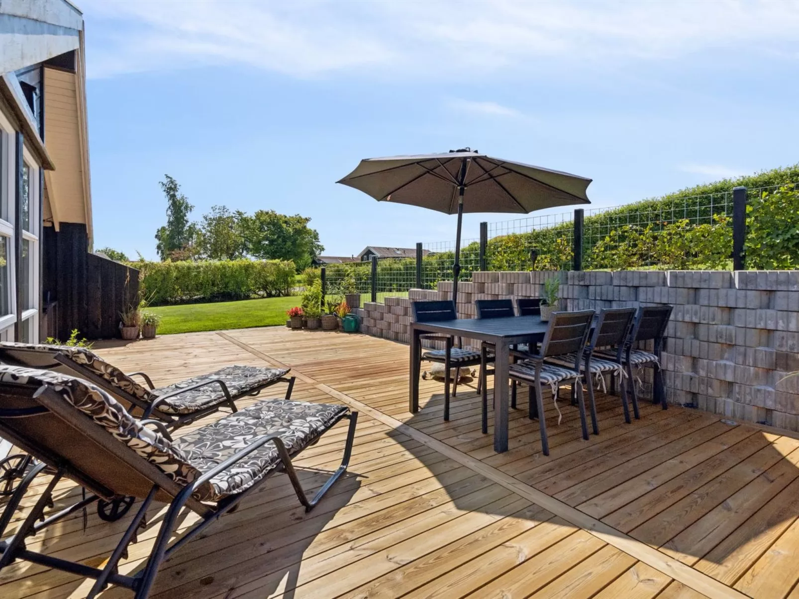 "Enida" - 350m to the fjord-Outside