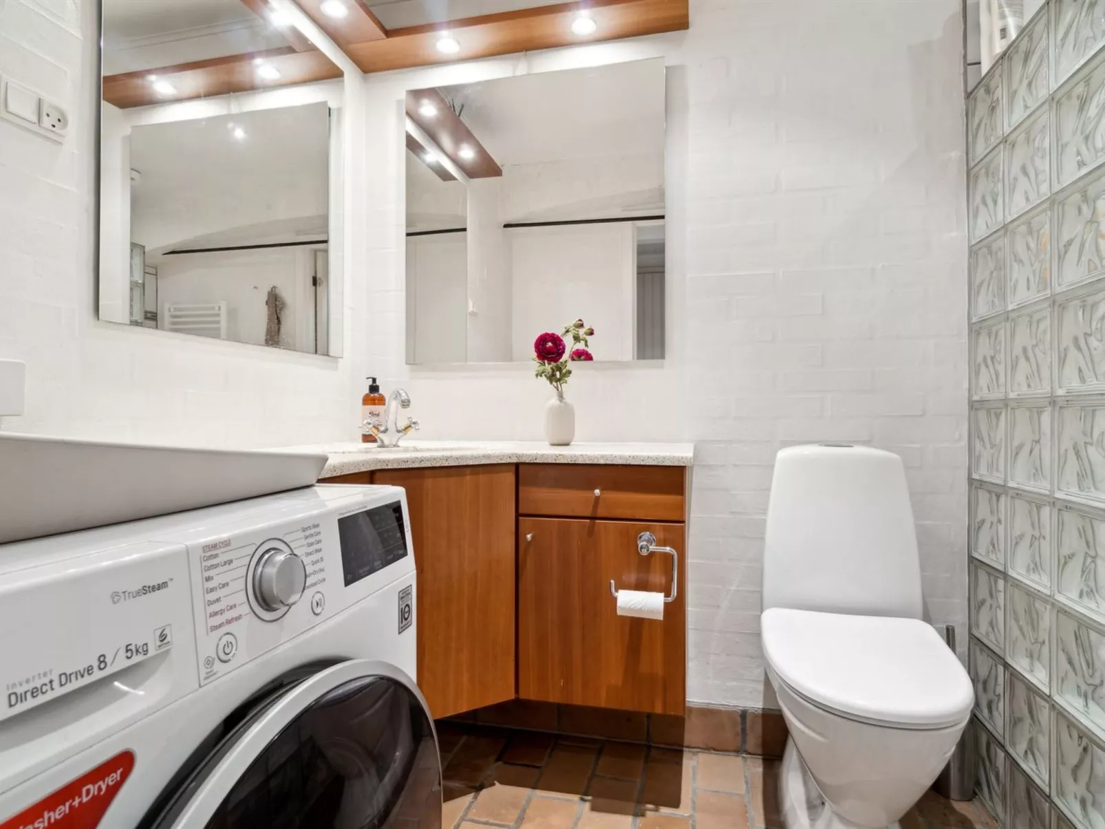 "Malila" - 15m from the sea-Inside