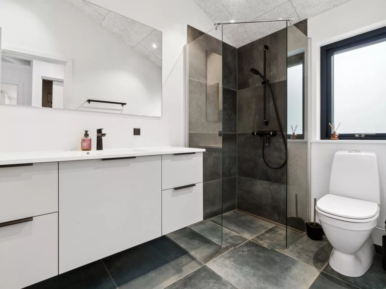 "Wilgrib" - 50m from the sea-Dedans