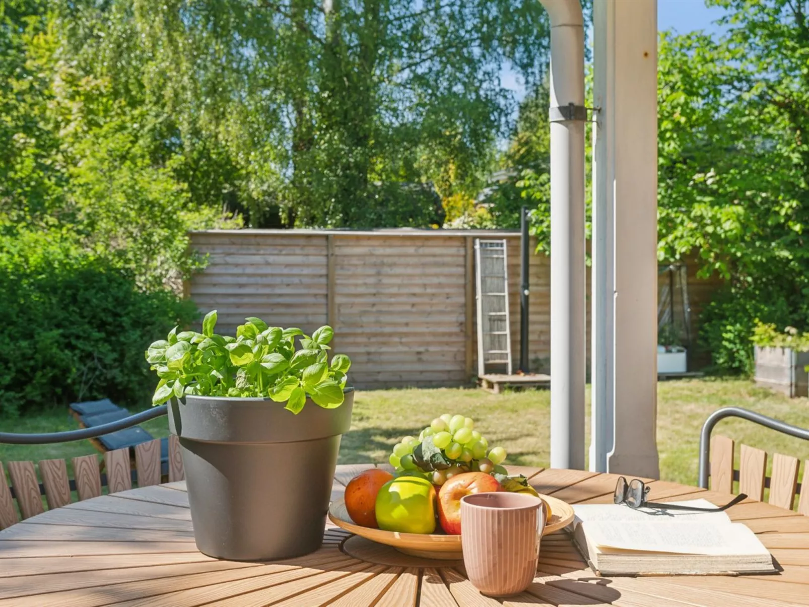 "Jovana" - 150m to the fjord-Outside