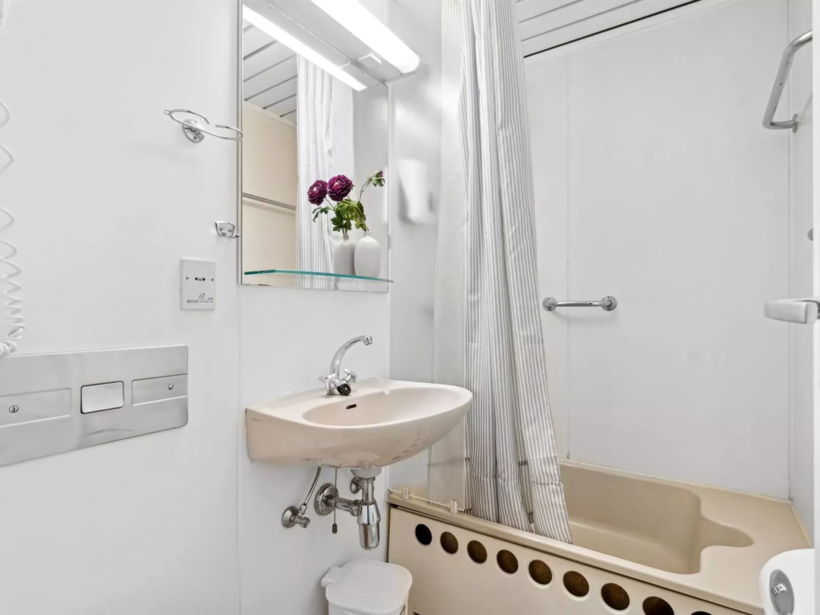 "Amaru" - 500m from the sea-Inside