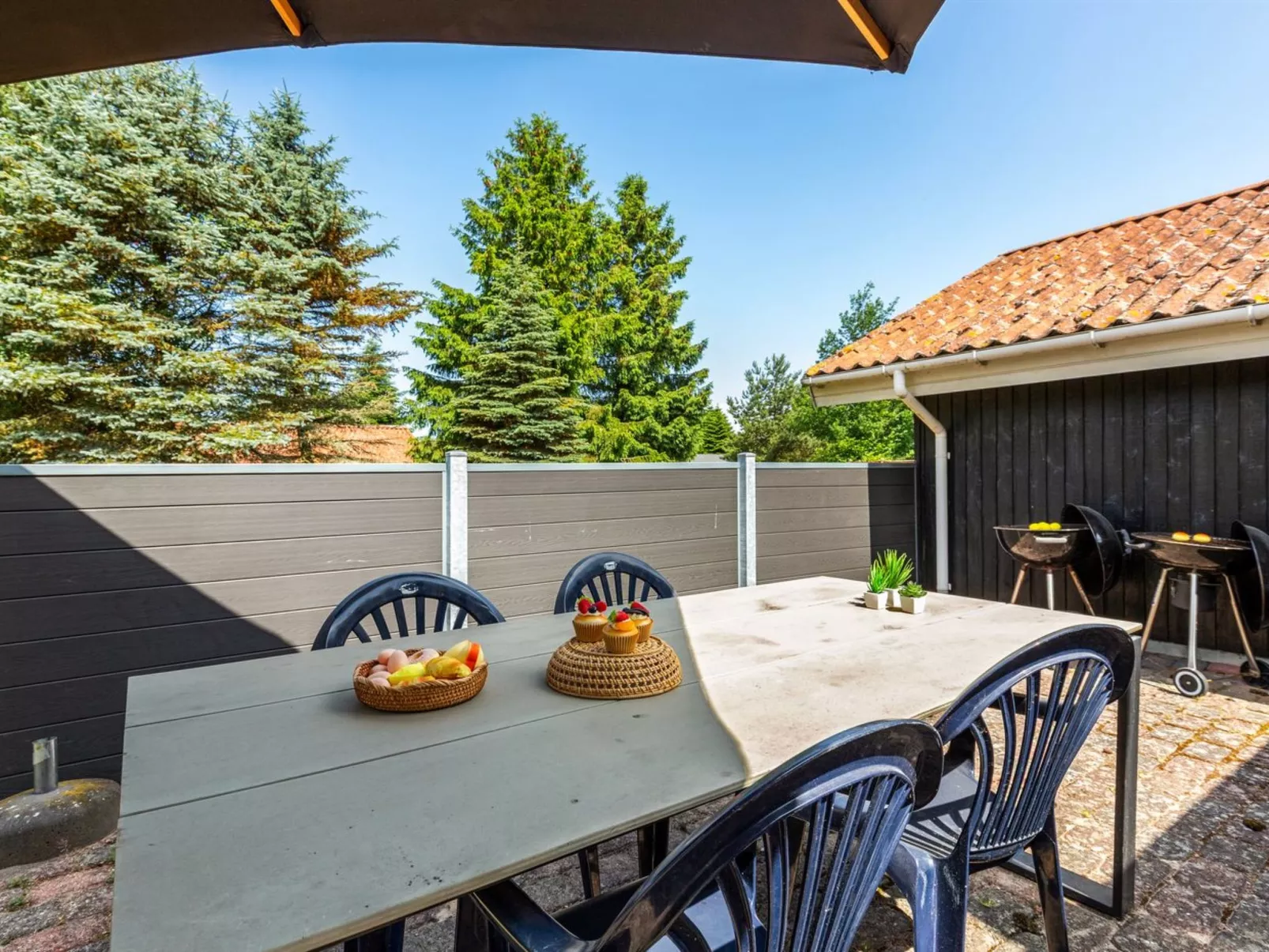 "Ayna" - 50m from the sea-Draußen