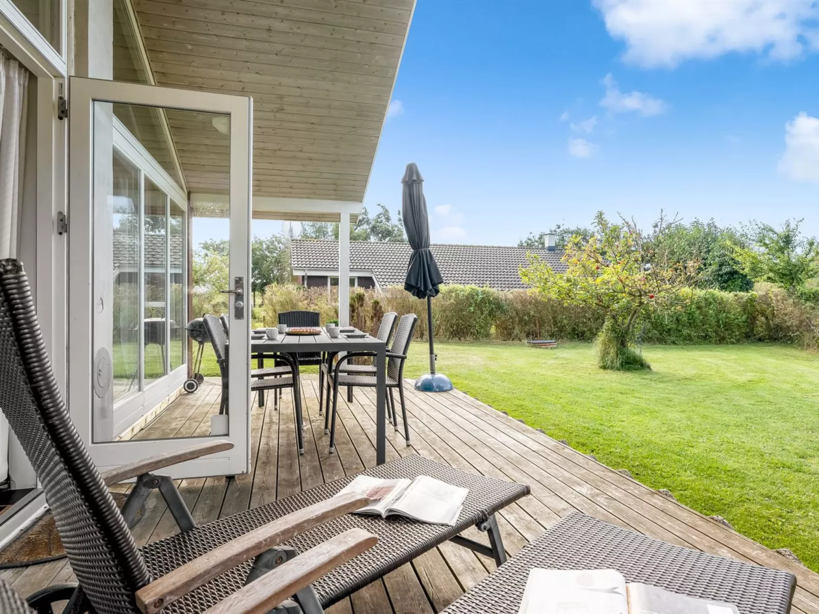 "Vincent" - 25m from the sea-Draußen