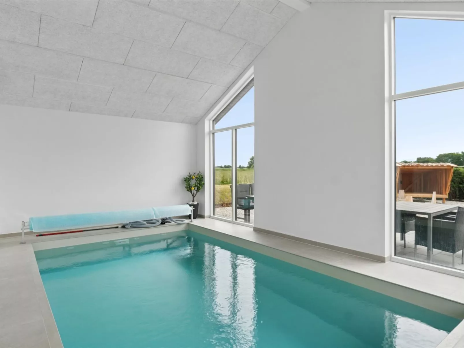 "Christian" - 600m from the sea-Outside