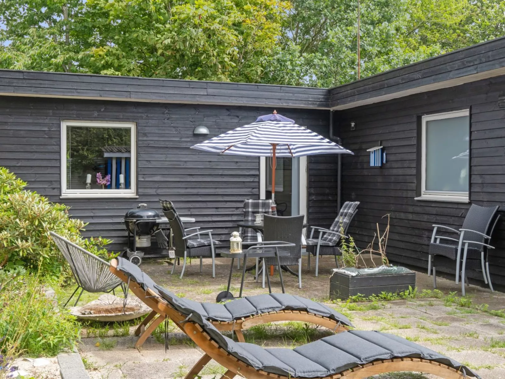 "Mark" - 1.2km from the sea-Outside