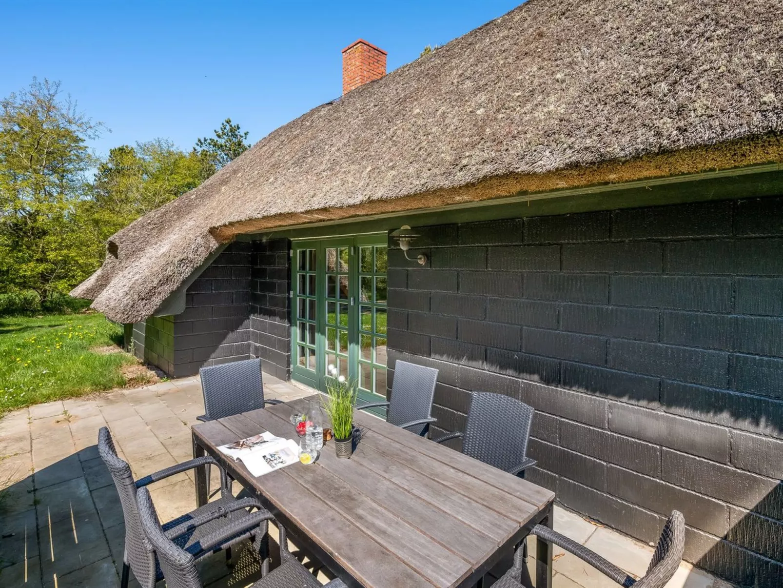 "Matilda" - 1.6km from the sea-Outside