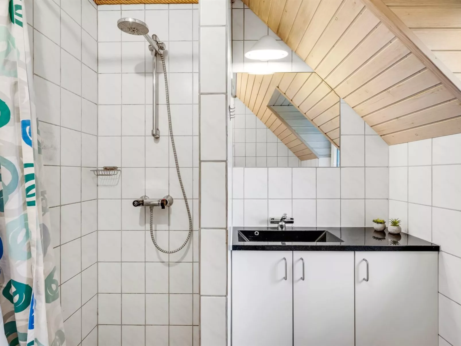 "Madsen" -  from the sea-Dedans