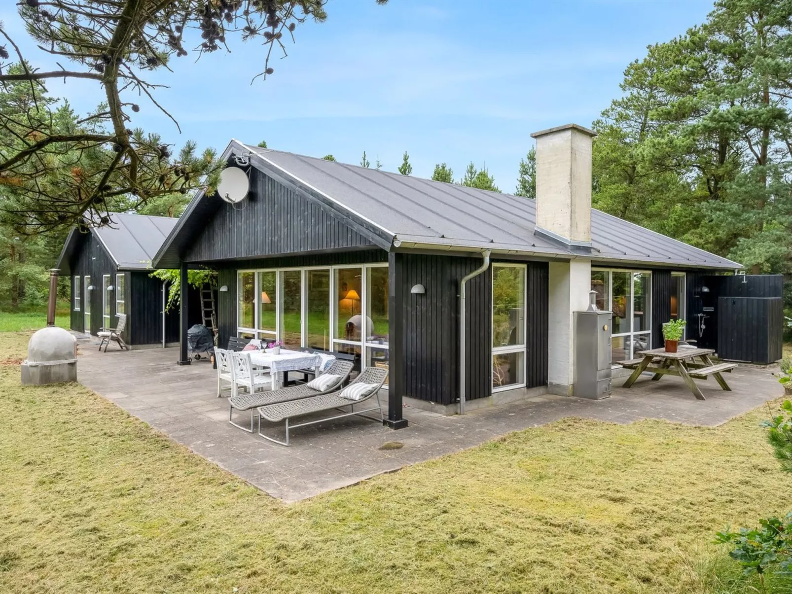 "Trena" - 1.2km to the fjord-Outside