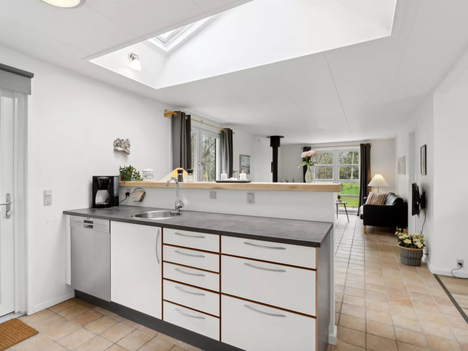 "Merrit" - 350m from the sea-Dedans