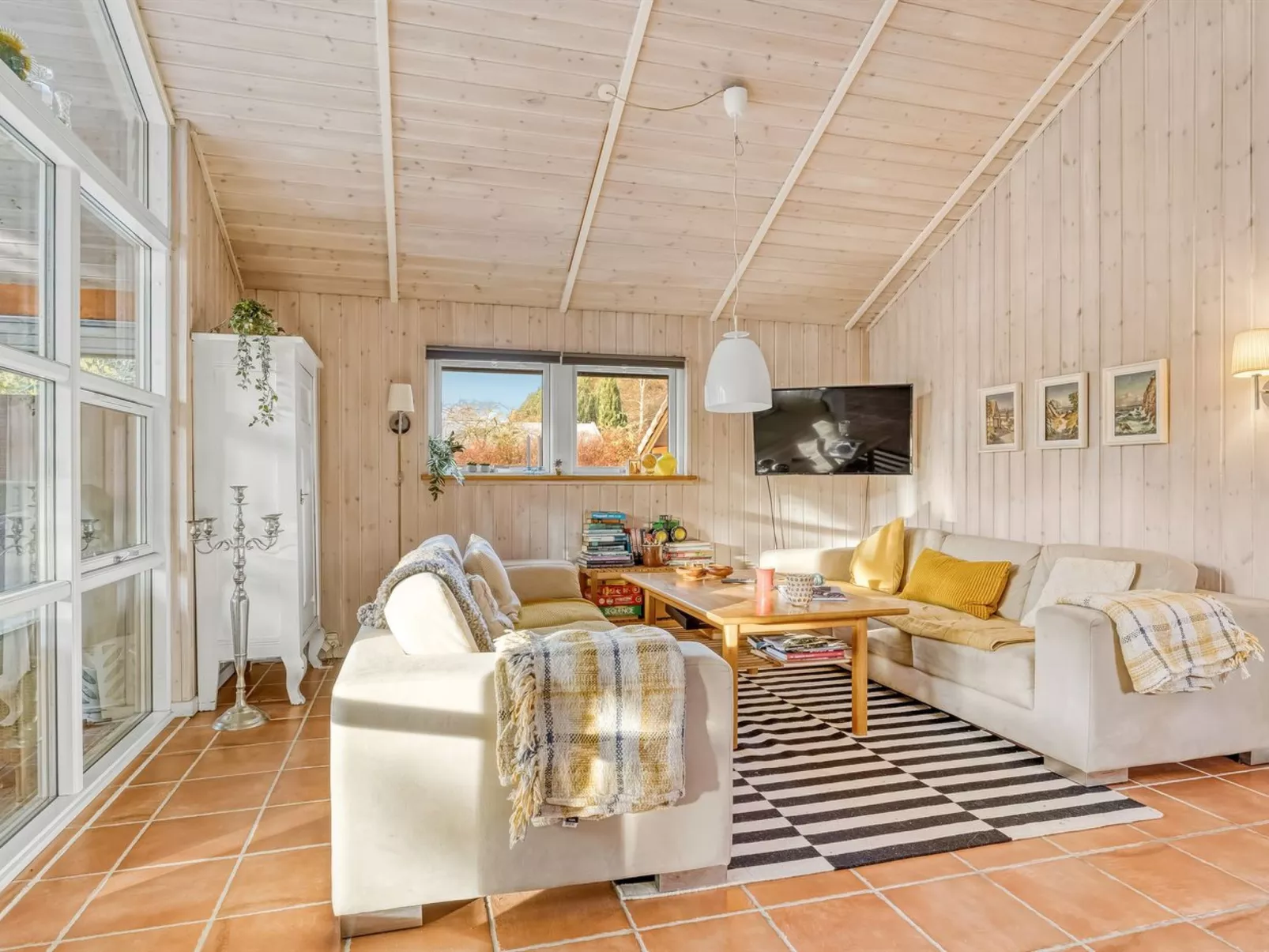 "Wyanet" - 600m from the sea-Inside