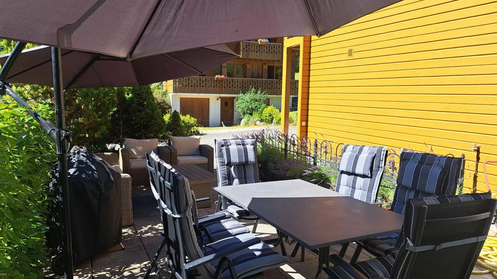 Le Temps-Passe-Terrasse/Balkon