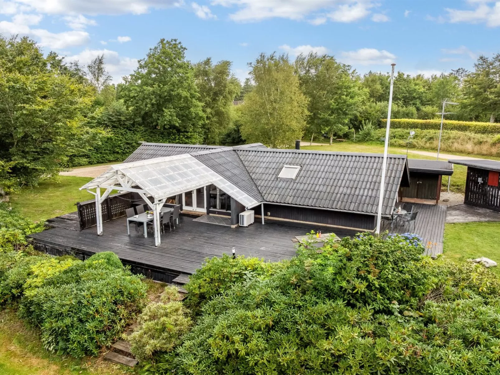 "Jantje" - 500m to the fjord-Outside