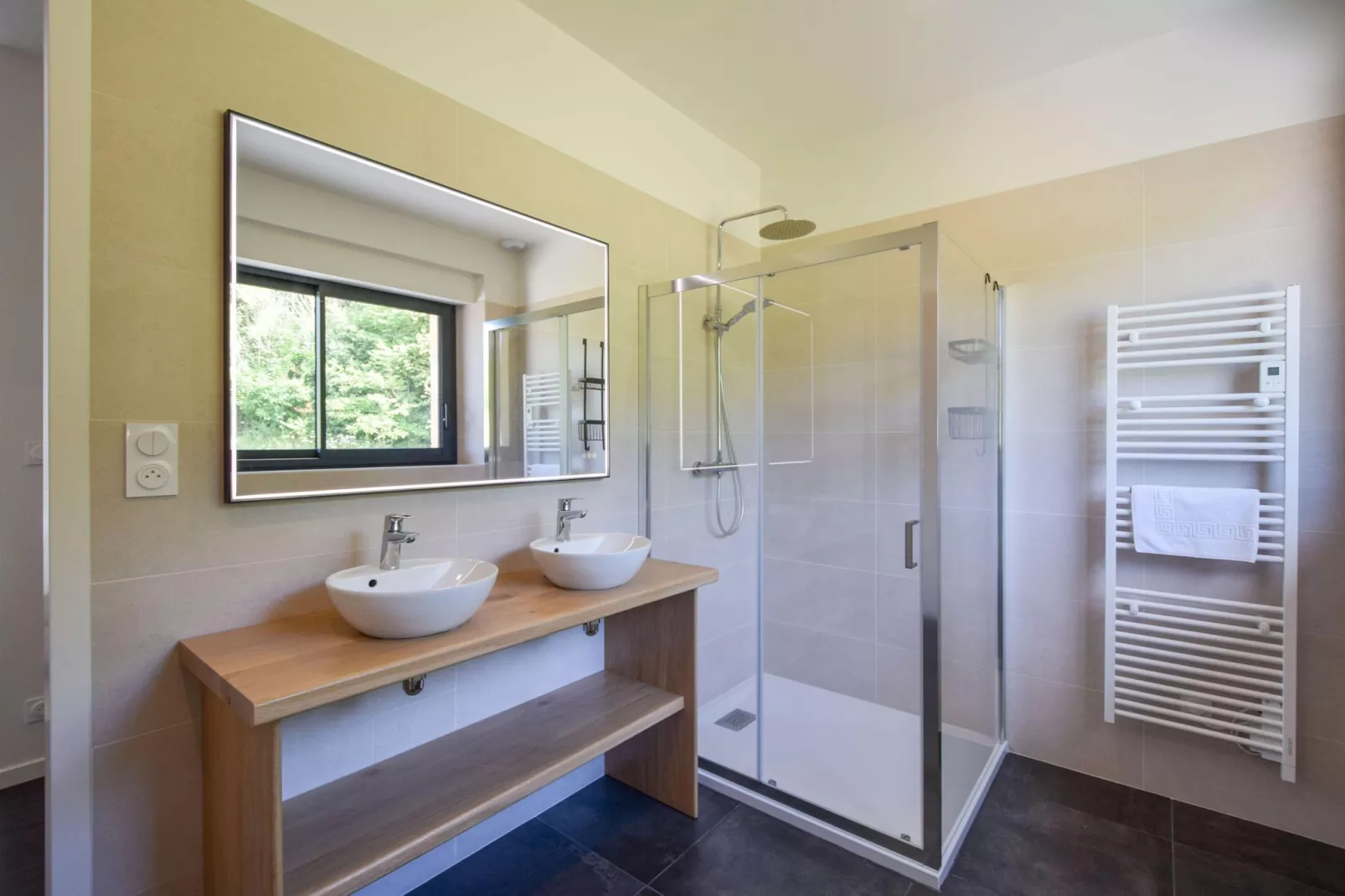 Buissonnière-Bathroom